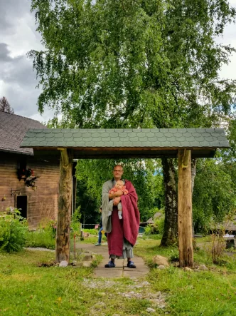 Abt Reding Meister Meditation im Meditationszentrum Kloster Nigredo mit Meister Abt Reding