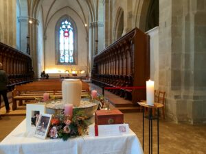 Nondenominational funeral ceremony in Switzerland with abbot Reding (zen monk)