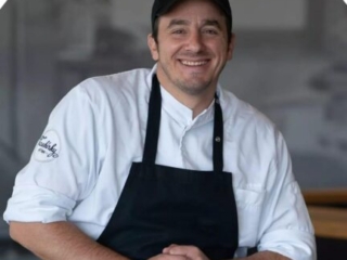 Roger Ebnöther Gourmet Chefkoch im Manninko Gourmet Klosterküche im Kloster Nigredo in der Schweiz