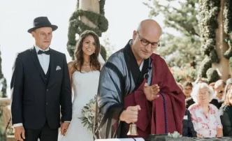 Ihr Hochzeitsredner Abt Reding (Meister) führt Sie gerne durch die freie Trauung am Comer See in der Villa Balbianello.